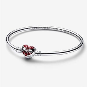 Pandora x Marvel Spider-Man Clasp Bangle
